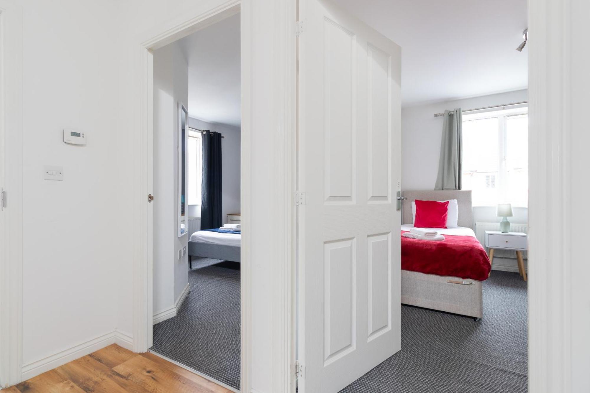 2-Br Executive En-Suite Apartment By Mbiz Coventry Bagian luar foto