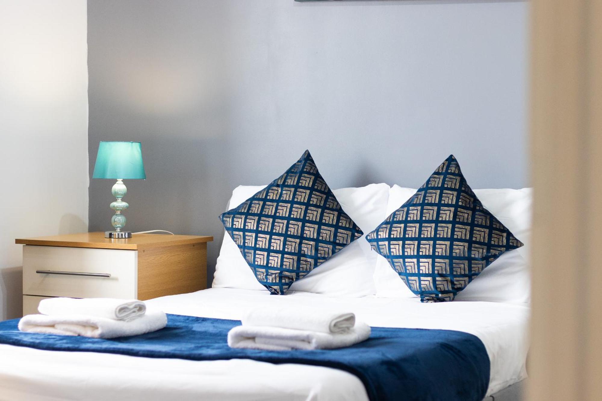 2-Br Executive En-Suite Apartment By Mbiz Coventry Bagian luar foto